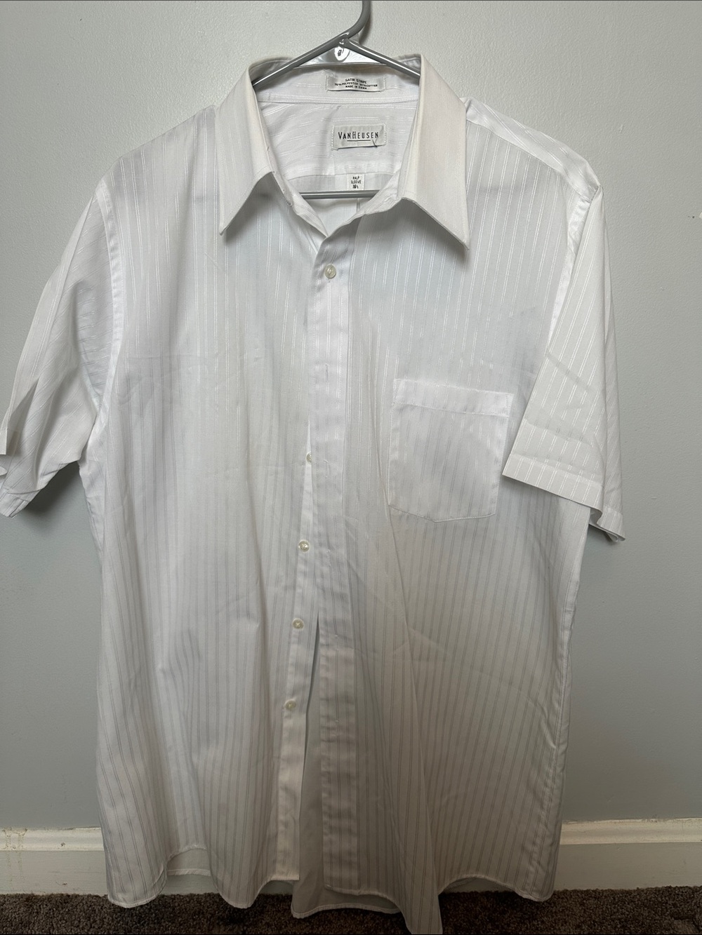 Van Heusen White Short-Sleeve Button-Down Shirt with Subtle Stripe XL